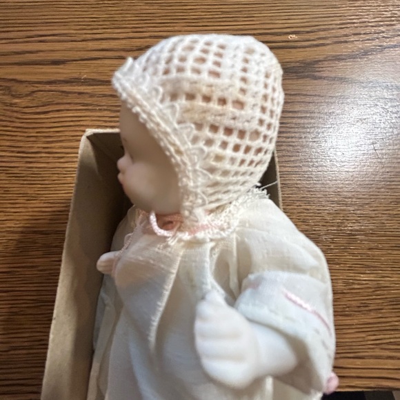 Bisque doll from Japan - Picture 4 of 8
